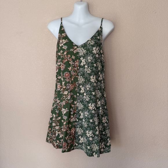 Live to be Spoiled Dresses & Skirts - Live To Be Spoiled Women’s Green Floral Slip‎ Dress Size S Boho Spaghetti Strap